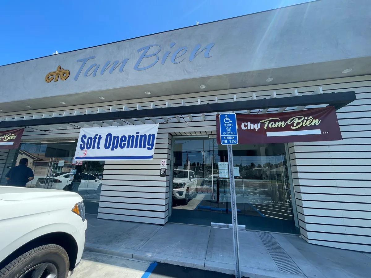 Cho Tam Bien business photo