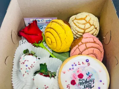Holy Concha Bakery, Google photo 4